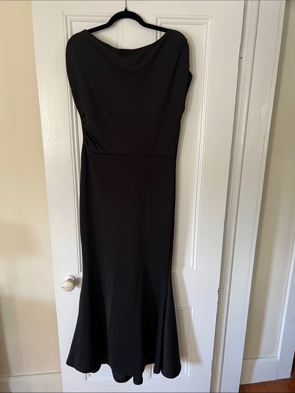 Classic Black Evening Dress - Sleek Boatneck Design OYS